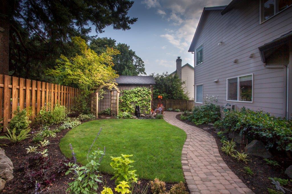 Image of a Troutdale backyard garden design and installation project by Drake's 7 Dees