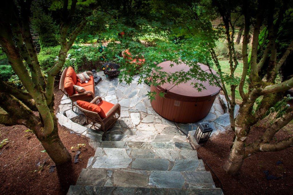 Image of a Forest Grove hot tub design and installation project by Drake's 7 Dees