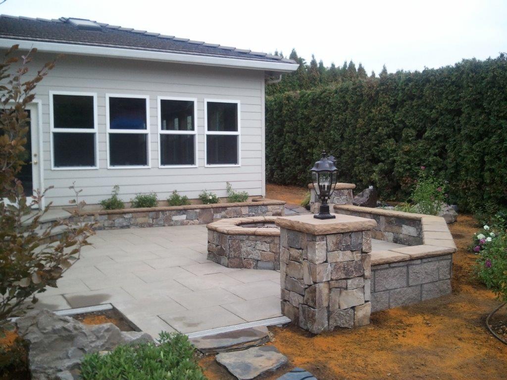 Image of a King City Custom Patio Design and Installation by Drake's 7 Dees