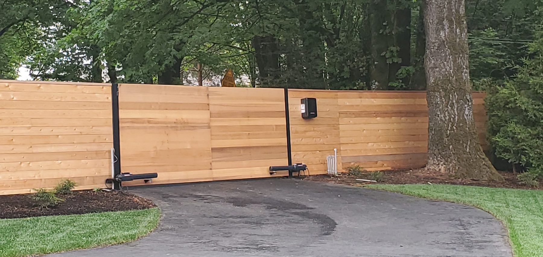Image of a Scappoose fence design and installation project by Drake's 7 Dees
