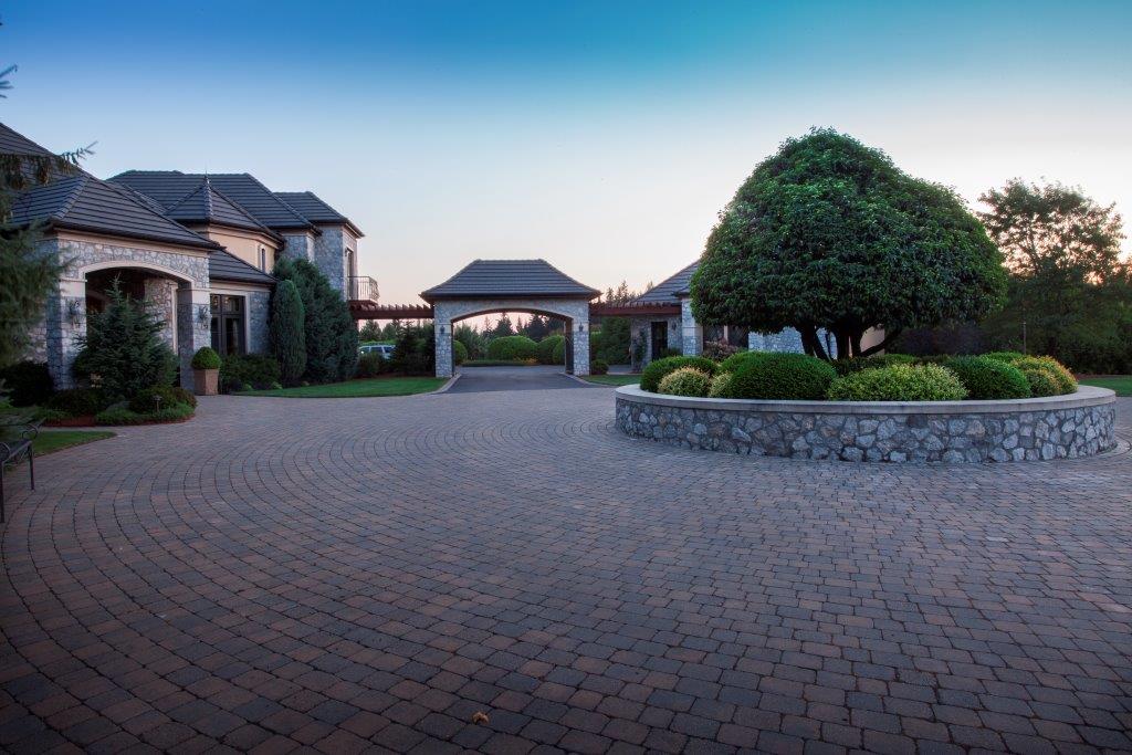 Image of a Ridgefield driveway design and construction project by Drake's 7 Dees