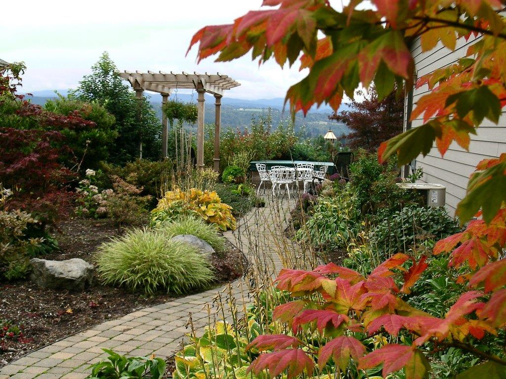 Image of a Tualatin backyard garden design and installation project by Drake's 7 Dees