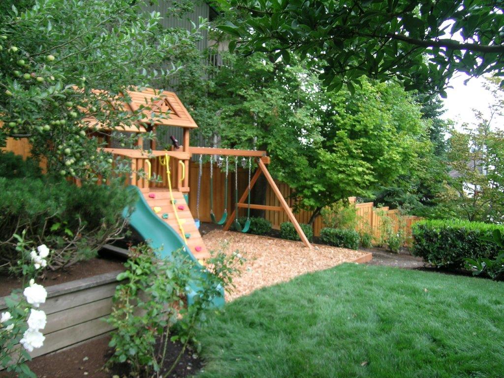 Image of a Milwaukie Outdoor Pergola Design and Installation by Drake's 7 Dees